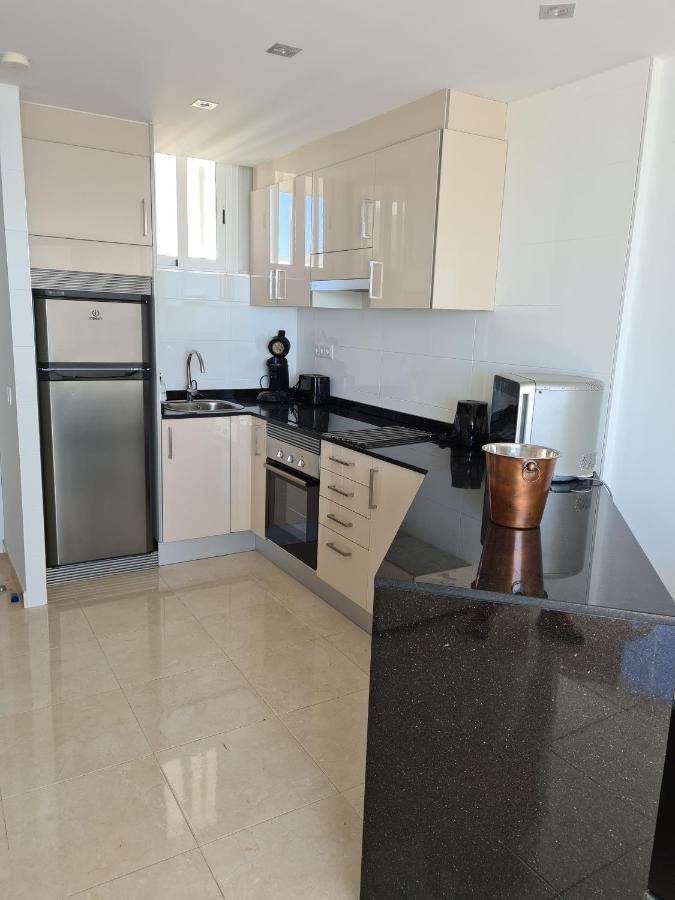 Room In Apartment - 1St Line Top Floor Apartment Carrer del Mar Luaran gambar