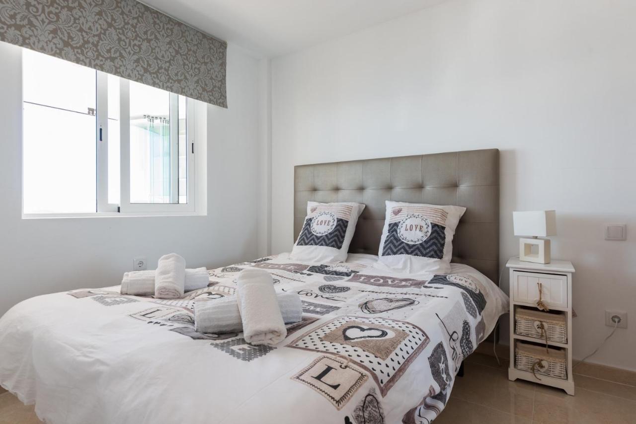 Room In Apartment - 1St Line Top Floor Apartment Carrer del Mar Luaran gambar